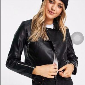 Miss Selfridge (UK/ASOS) _ faux-leather cropped moto jacket in black SIZE US 4